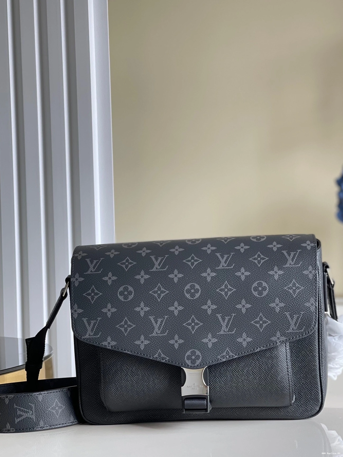 Aaa replica bags VUITTON NEW MESSENGER LOUIS 0711